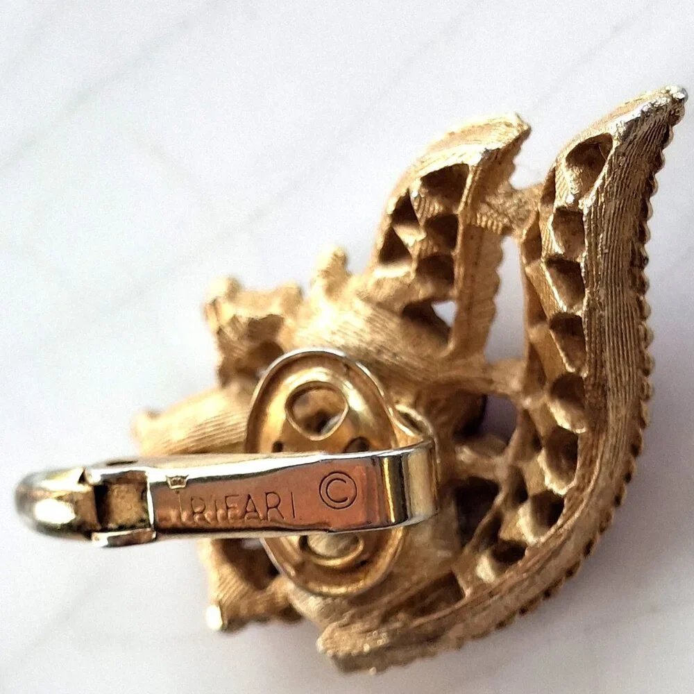 Crown Trifari vintage crown